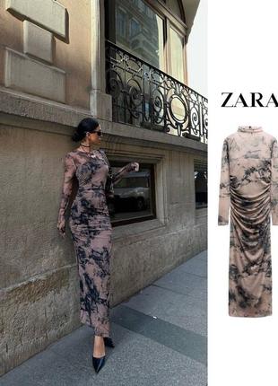 Жіноча сукня максі з абстрактним принтом, zara, з драпіруванням, з довгими рукавами, напівпрозора, довге плаття, зара, з круглим вирізом, пряма