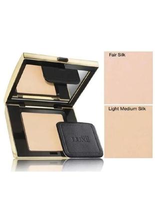 Компактна пудра luxe avon,10g