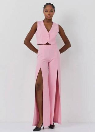 Костюм 😍
жилет+брюки