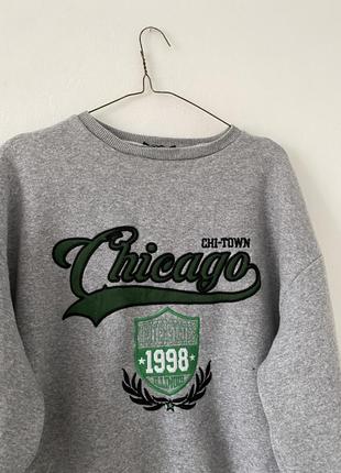 Трендовый серый свитшот boohoo chicago6 фото