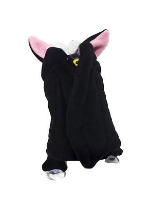 Летучая мышь на присосках в авто от солнца