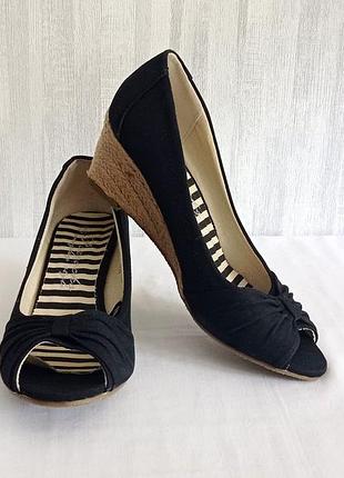 Дешево! нові жіночі босоніжки на танкетці / туфлі/ платформа/танкетка