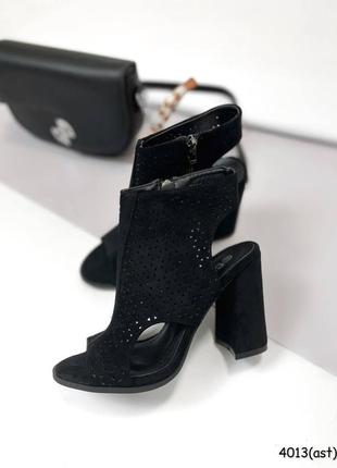 Черные женские закрытые босоножки на каблуке каблуке замшевые женские босоножки с сквозной перфорацией на каблуке каблуке6 фото