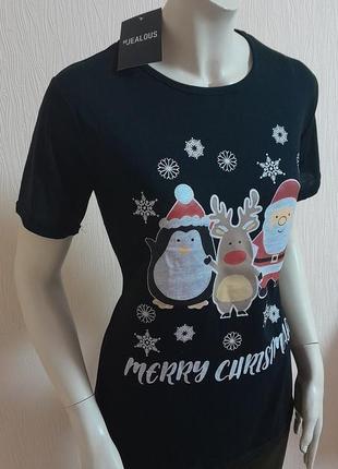 Шикарна віскозна футболка з яскравим новорічним принтом be jealous з биркою6 фото