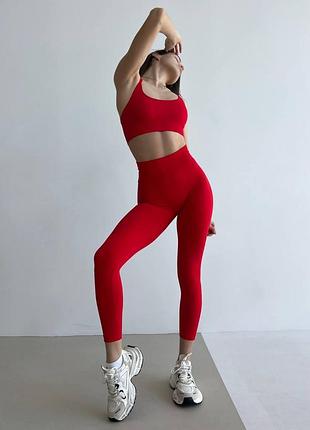 Спортивний костюм (топ на бретелях та легінси) з пуш-ап ефектом червоного кольору, розмір s