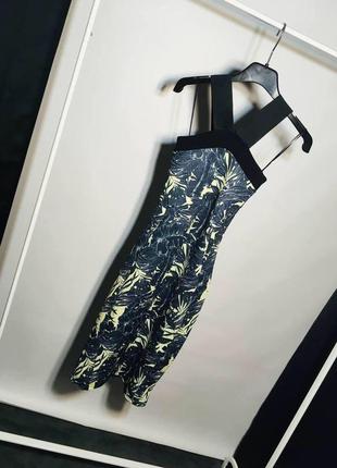 Платье с принтом листья quiz 5