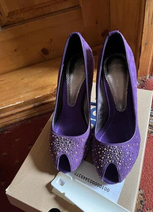 Нарядні туфлі з натуральної шкіри 36р