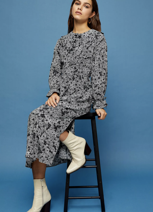 Невероятное платье щё воротничком topshop