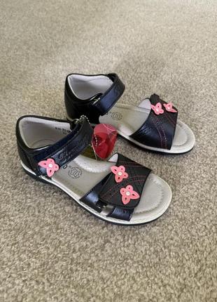 Босоніжки на дівчинку 26р,29р,31р