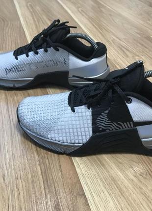 Кросівки nike metcon 8  silver 42. 27см для кросфіту,штанги,тренувань