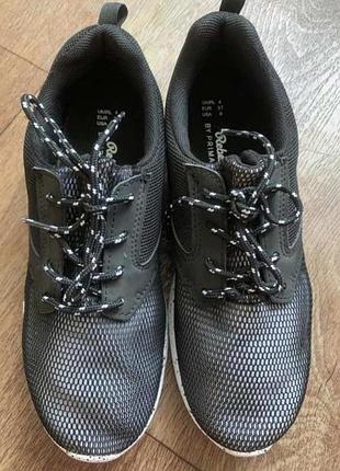 Кроссовки primark