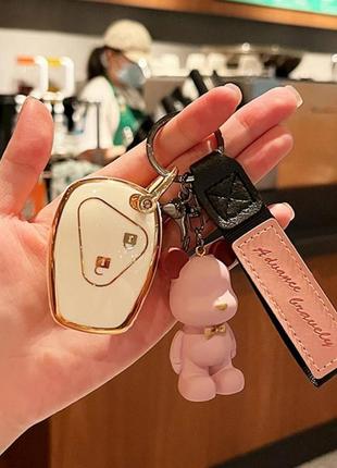 Трендовый брелок на ключи или сумку медведь розовый
