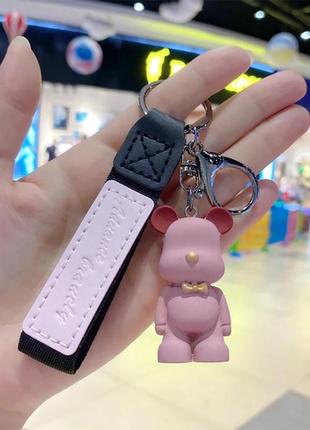 Трендовый брелок на ключи или сумку медведь розовый
