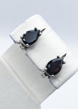 Сережки серебряные с гранатом 2,8 г