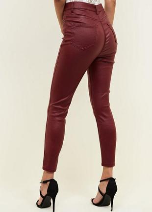 Красные бордовые кожаные штаны брюки джинсы скинни с напылением стрейч высокая талия2 фото
