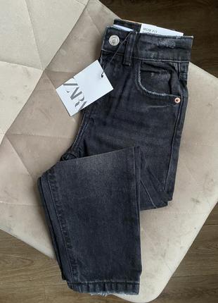 Нові базові джинси mom zara