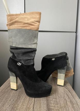 Чоботи жіночі