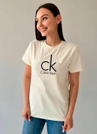 Футболка в двох кольорах