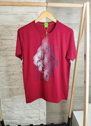 Оригинальная мужская футболка 
hugo boss green tee 3 burgundy размер м