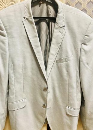 Піджак чоловічий.