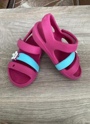 Босоніжки босоножки сандалі сандали  crocs