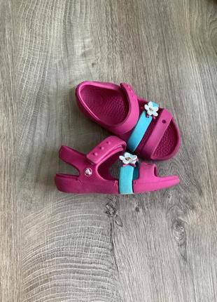 Босоніжки босоножки сандалі сандали  crocs