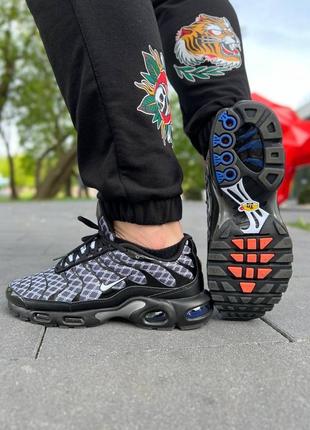 Мужские кроссовки nike air max plus tn black 40-456 фото