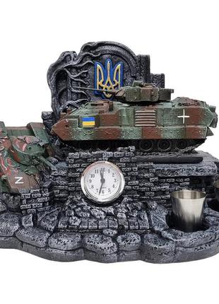 Штоф m2a2 bradley №4  декоративна підставка, тематичний міні бар