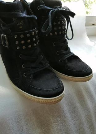 Сникерсы люкс бренда paul green.