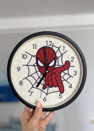 Часы настенные «spider man»