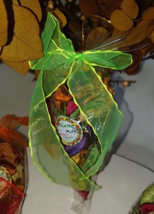 Ароматичне саше з різнокольорових сухих пелюсток в упаковці з зеленим бантом +подарунок2 фото