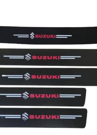 Наклейки на пороги и задний бампер округленная карбоновые с логотипом suzuki все модели style2