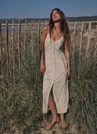 Сукня середньої довжини на основі льону zara