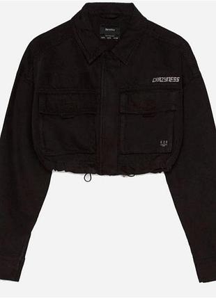 Вкорочена джинсова куртка bershka