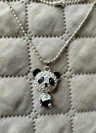 Прикраса панда в стразах.