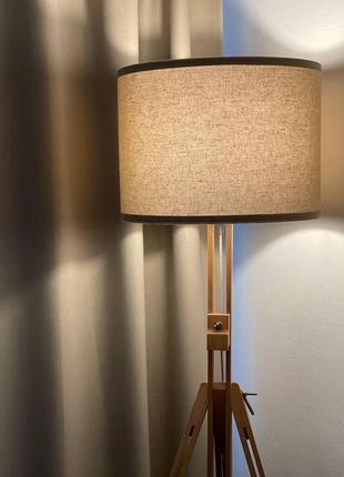 Торшер напольный на деревянном основании с цилиндрическим абажуром, 130 - 200 см