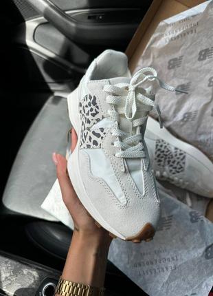 Крутезні кросівки new balance 327 beige leopard