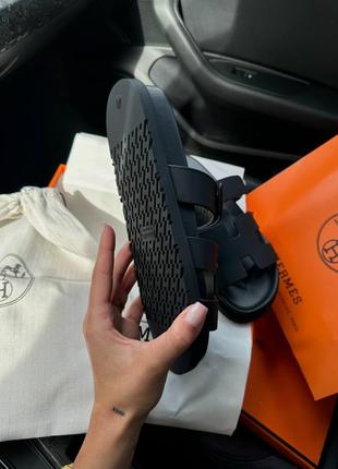 Дуже крутезні люксові шльопки hermes slippers  total black premium ⭐️4 фото