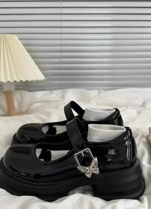 Чорні туфлі мері джейн лоліти із застібкою метеликом