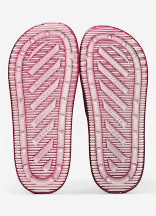 Nike slides 4