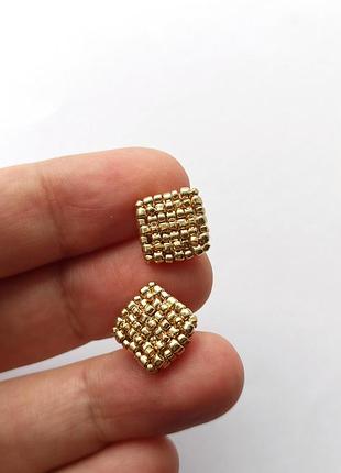 Минималистичные серьги квадраты. серьги из бисера ручной работы. серьги - гвоздики.