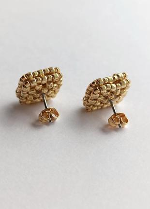 Минималистичные серьги квадраты. серьги из бисера ручной работы. серьги - гвоздики.