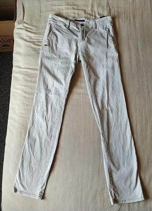 Джинсы бежевые яcr