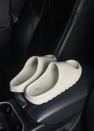 Женские тапочки adidas yeezy 7