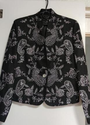 Красивий  жакет з вишивкою від anne carson🖤🤍