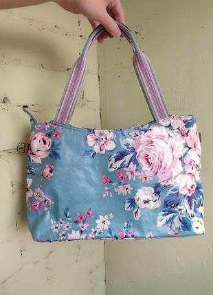 Оригинальная удобная стильная сумка от бренда cath kidston с фирменным принтом с цветами розами3 фото
