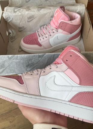 Женские кроссовки nike air jordan 1 retro pink джордан розового цвета 4