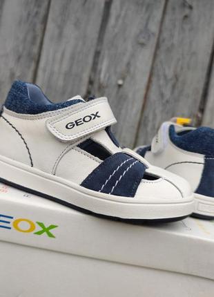 Новые закрытые сандалии (туфли) geox biglia