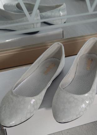 Балетки новые 36 р. (24 см по уст.)
на узенькую ножку с маленьким подъемом