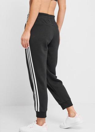 Нові жіночі джогери від cortas adidas2 фото